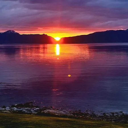 Nede Ved Sjoen Inntil 6 Pers Vestnes