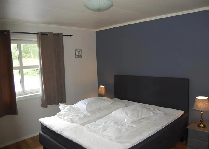 Nede Ved Sjoen Inntil 6 Pers Vestnes