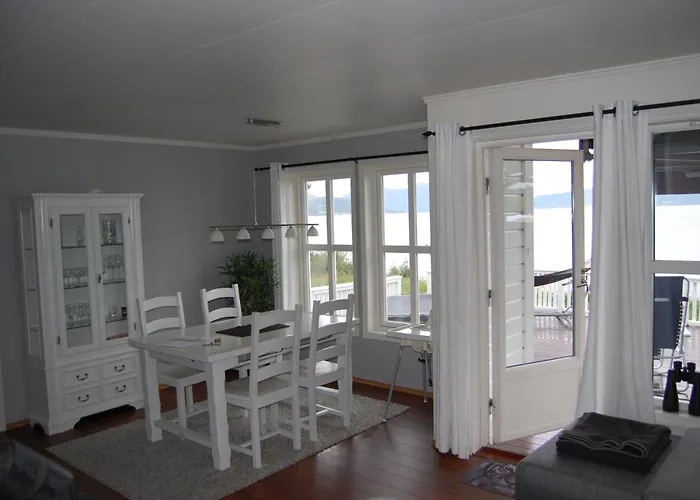 Nede Ved Sjoen Inntil 6 Pers Vakantiehuis *